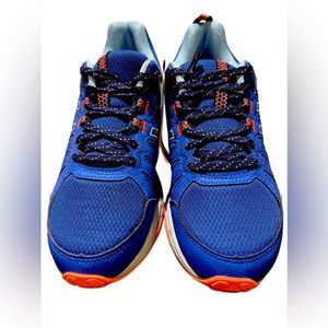 NWT ASICS Gel Venture 7